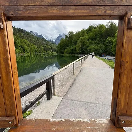 Frickenblick Lounge & Sauna * Farchant